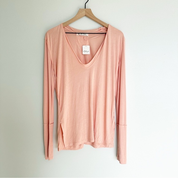 Free People We The Free Fresh & Clean Top in Coral Mist Long Sleeve Shirt - Picture 2 of 5